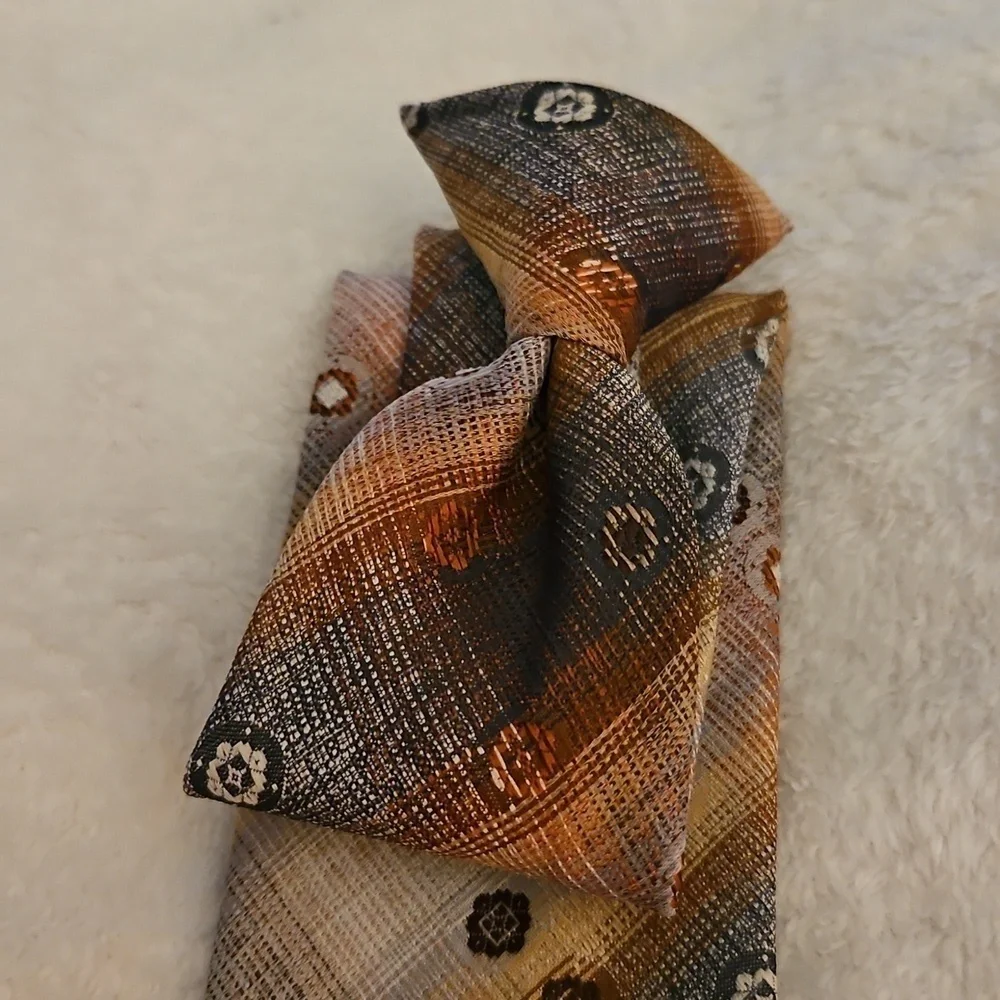 3/$30 Vtg WEMLON by Wembley 1980s Blue and Orange Ombre Floral Clip-on Tie